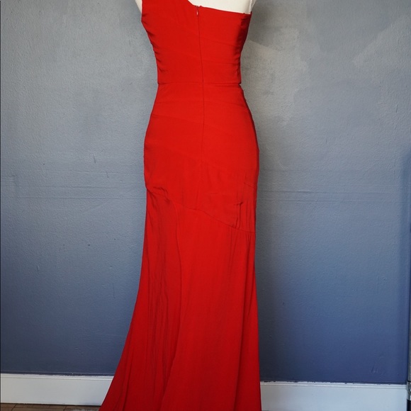 Red evening gown - Picture 3 of 6